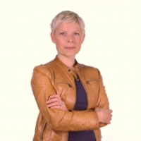 Profile photo of Jennifer Roberts-Smith, expert at University of Waterloo